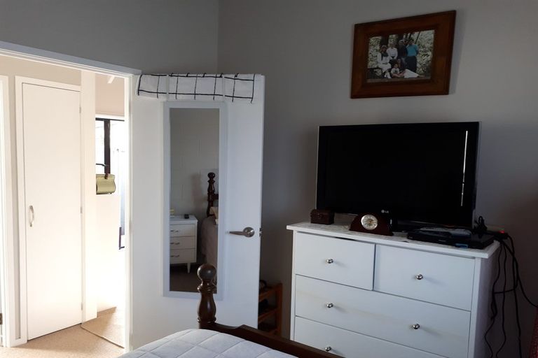 Photo of property in 11 Fantail Court, Orewa, 0931