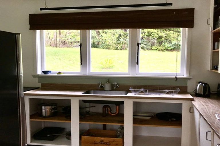 Photo of property in 1060 Sandspit Road, Sandspit, Warkworth, 0982