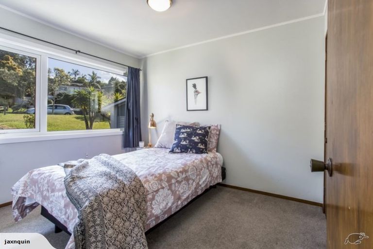 Photo of property in 21 Makepiece Place, Chatswood, Auckland, 0626