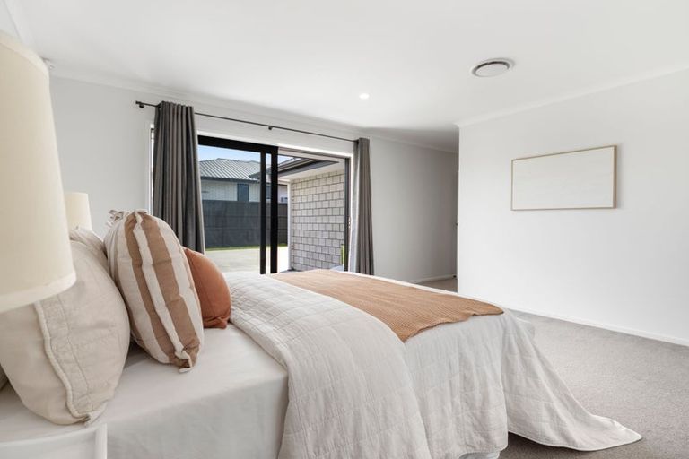 Photo of property in 32 Waireka Road, Rototuna North, Hamilton, 3210