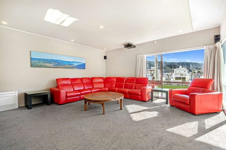 Photo of property in 39 Waikawa Road, Picton, 7220