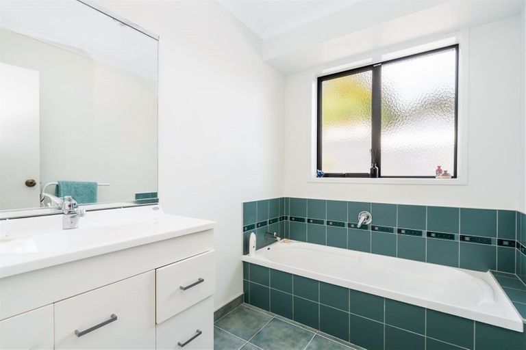 Photo of property in 3 Mcainch Place, Te Kamo, Whangarei, 0112