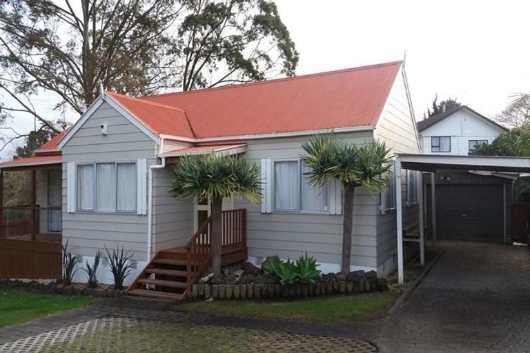 Photo of property in 13 Truscott Place, West Harbour, Auckland, 0618
