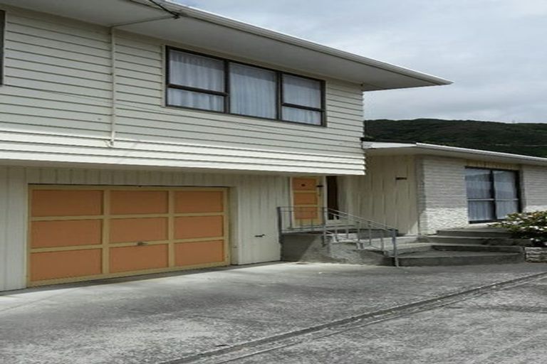Photo of property in 44 Saint Ronans Avenue, Waterloo, Lower Hutt, 5011