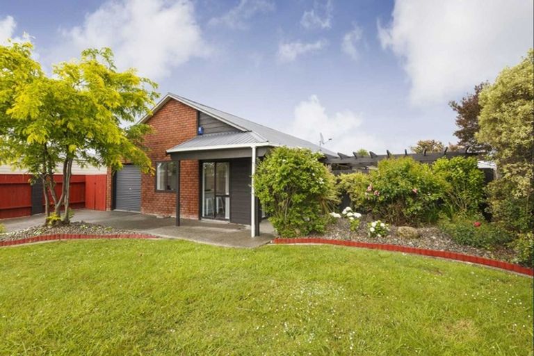 Photo of property in 20 Colonial Place, Kelvin Grove, Palmerston North, 4414