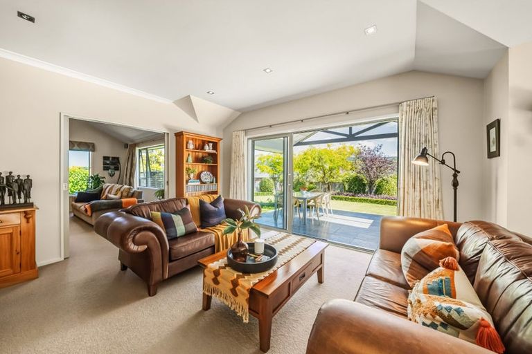 Photo of property in 13 Marua Palm Grove, Timberlea, Upper Hutt, 5018