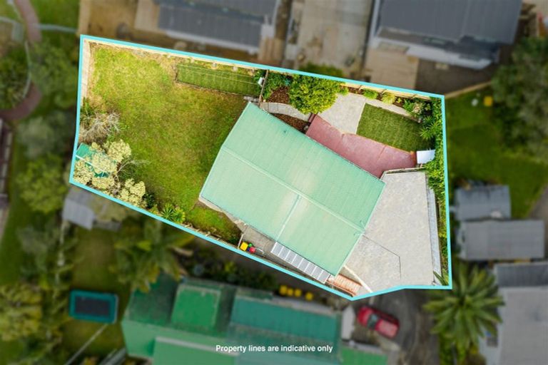 Photo of property in 1/18 Kitewao Street, Northcote, Auckland, 0627