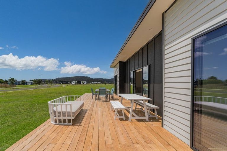 Photo of property in 290 Harbour Drive, Matarangi, Whitianga, 3592
