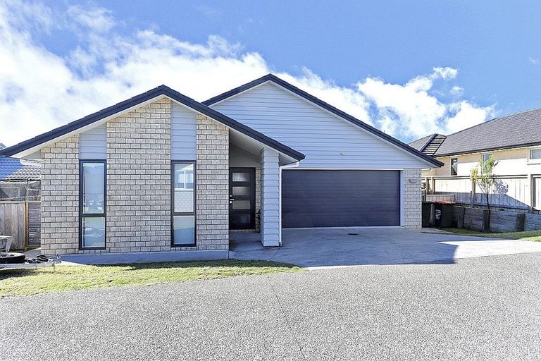 Photo of property in 15 Richardson Road, Omokoroa, 3114