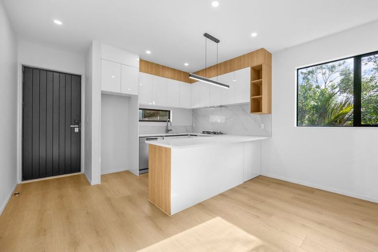 Photo of property in 370e Main Road, Huapai, Kumeu, 0810