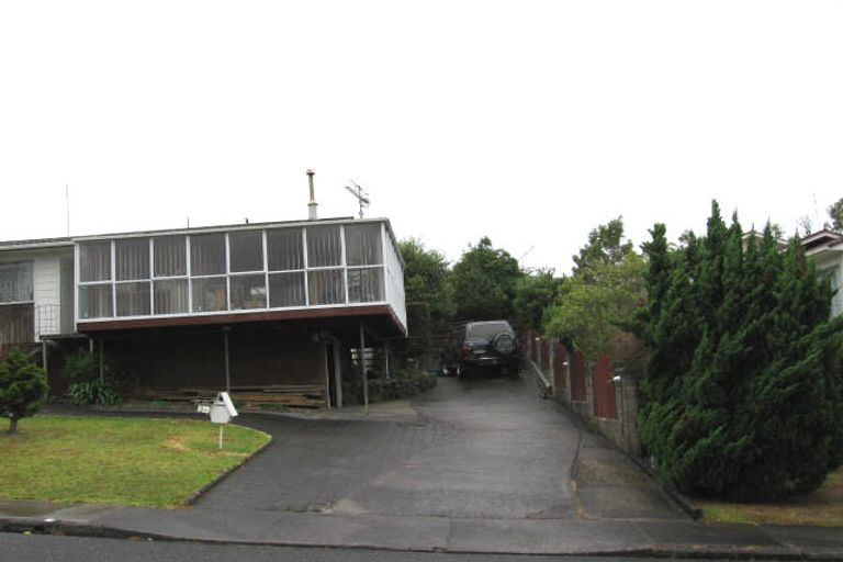 Photo of property in 1/2 Lavery Place, Sunnynook, Auckland, 0632