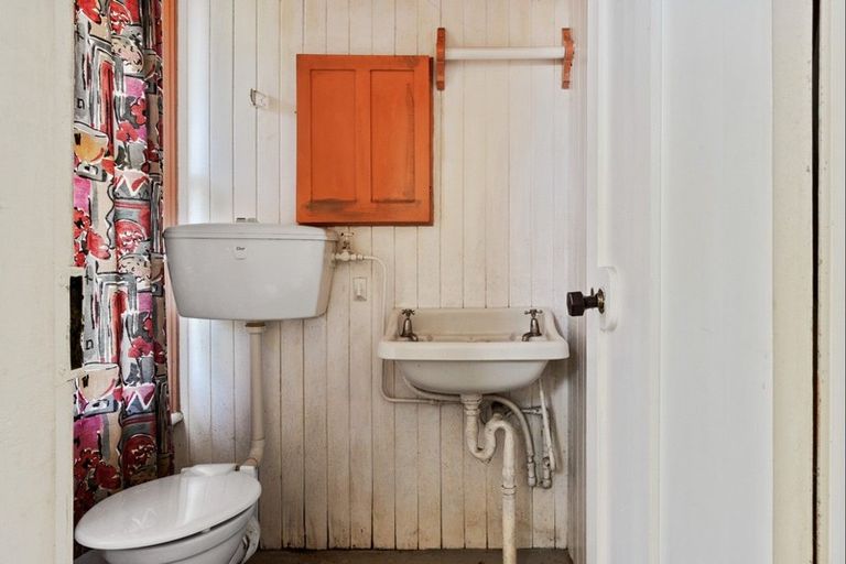 Photo of property in 9 Hukarere Road, Bluff Hill, Napier, 4110