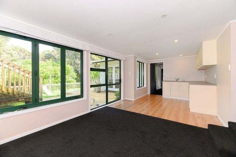 Photo of property in 220 Glengarry Road, Glen Eden, Auckland, 0602
