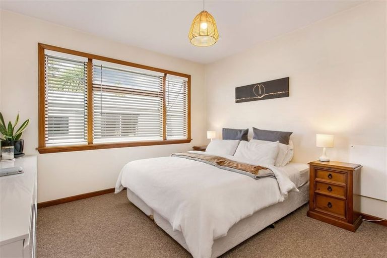 Photo of property in 28 Aorangi Road, Bryndwr, Christchurch, 8053