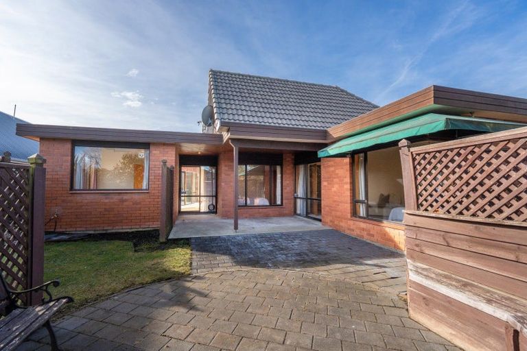Photo of property in 19 Althorp Place, Avonhead, Christchurch, 8042