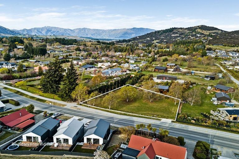 Photo of property in 37 Aurora Lane, Wanaka, 9305