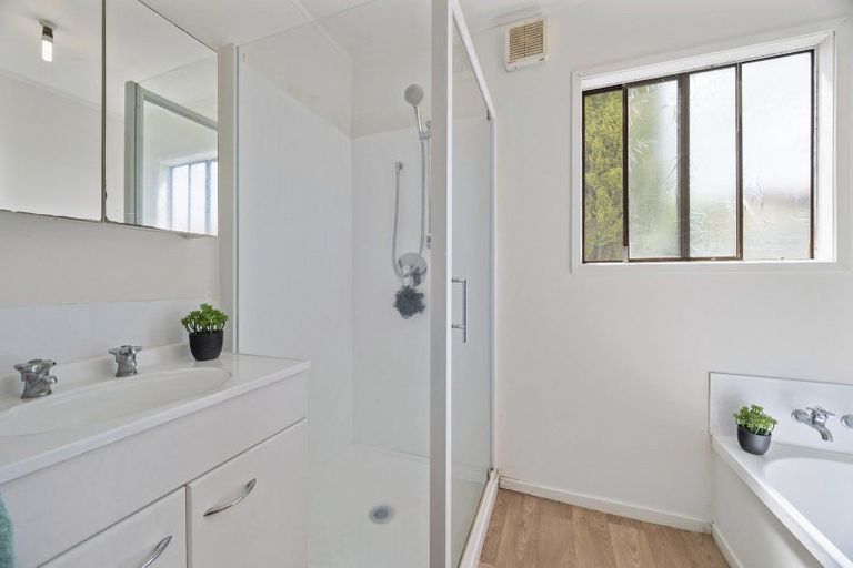 Photo of property in 1 Deborah Place, Mangakakahi, Rotorua, 3015