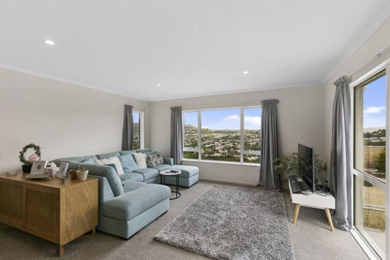 Photo of property in 7 Epic Way, Newlands, Wellington, 6037