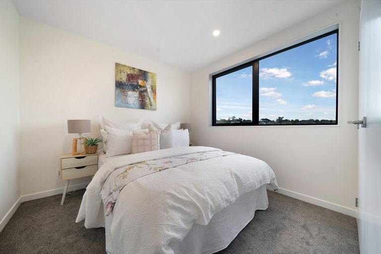 Photo of property in 28c Moire Road, Massey, Auckland, 0614