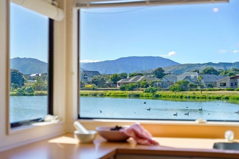 Photo of property in 172 Tutere Street, Waikanae Beach, Waikanae, 5036