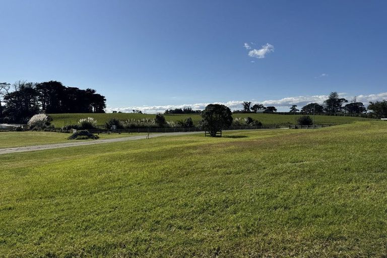 Photo of property in 17 Goble Road, Clarks Beach, 2679