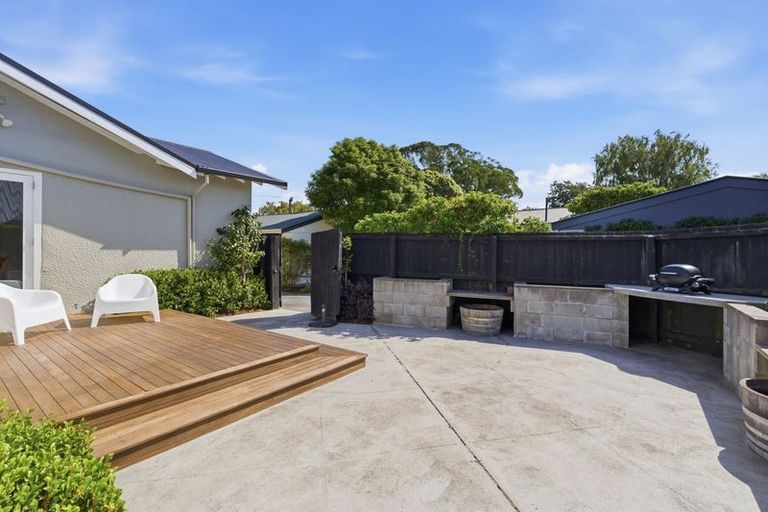 Photo of property in 1/68 Searells Road, Strowan, Christchurch, 8052