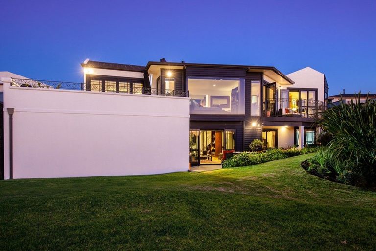 Photo of property in 2a Richmond Street, Fitzroy, New Plymouth, 4312