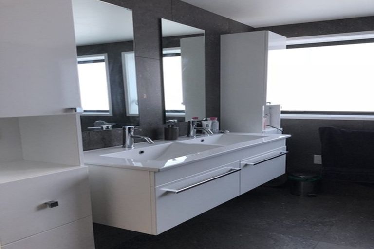 Photo of property in 36a Wicklam Lane, Greenhithe, Auckland, 0632