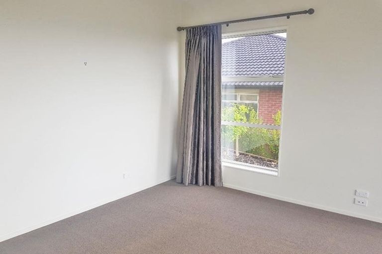 Photo of property in 12 Butler Stoney Crescent, Silverdale, 0932