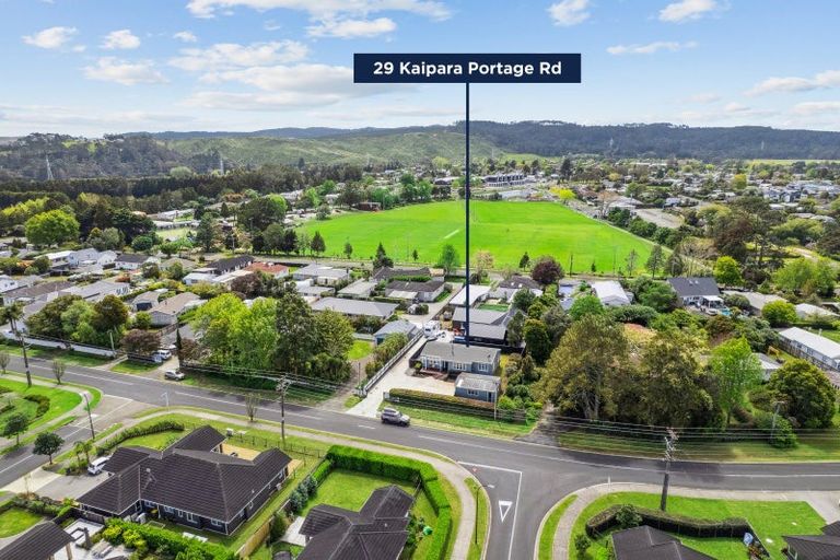 Photo of property in 29 Kaipara Portage Road, Riverhead, 0820