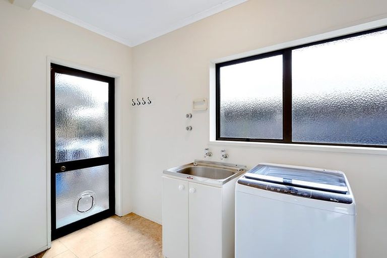Photo of property in 260 Shakespeare Street, Leamington, Cambridge, 3432