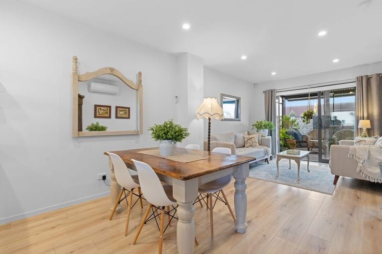 Photo of property in 19 Kaha Road, Takanini, 2110