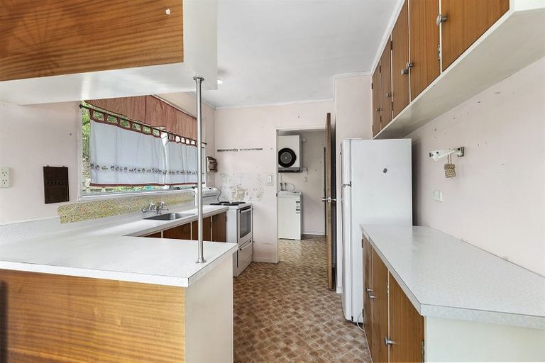 Photo of property in 11 Yarrow Place, Papakowhai, Porirua, 5024