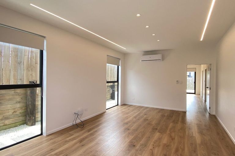 Photo of property in 7 Dinaric Lane, Westgate, Auckland, 0814