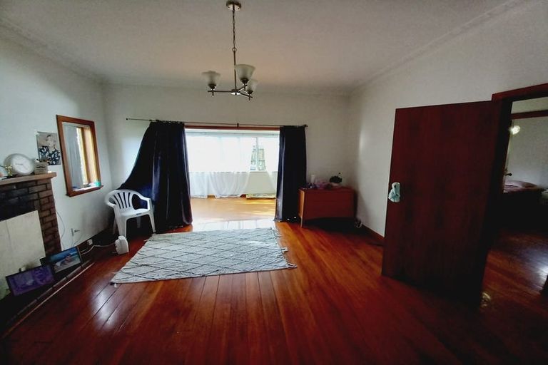 Photo of property in 137 Seabrook Avenue, New Lynn, Auckland, 0600