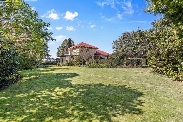 Photo of property in 305 Mangorei Road, Merrilands, New Plymouth, 4312