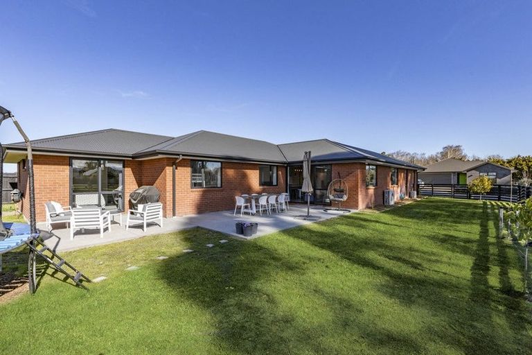 Photo of property in 22 Minerva Crescent, Woodend, 7610