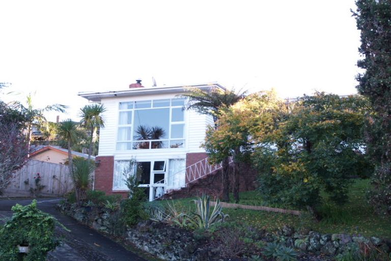 Photo of property in 4 Fenton Terrace, Cockle Bay, Auckland, 2014