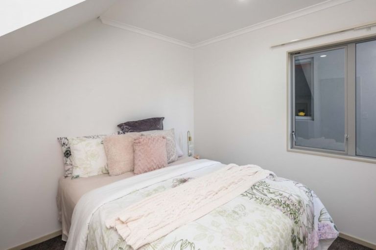 Photo of property in Onslow Heights, 17c Onslow Road, Khandallah, Wellington, 6035