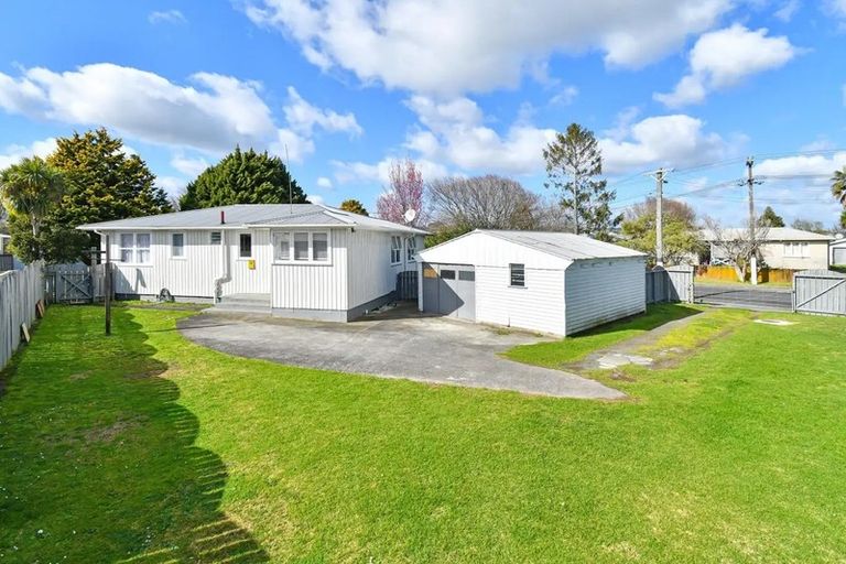 Photo of property in 2 Viola Place, Papakura, 2110