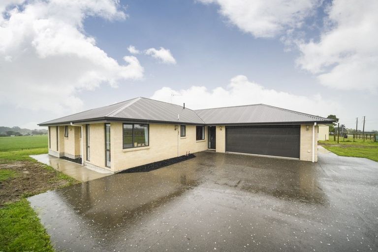 Photo of property in 80 Tokomaru East Road, Tokomaru, Palmerston North, 4474