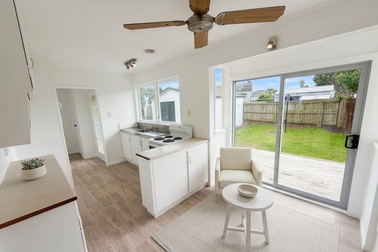 Photo of property in 4 Ainsdale Place, Manurewa, Auckland, 2102