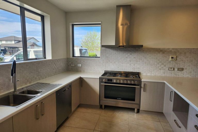 Photo of property in 8 Little Gem Road, Hornby, Christchurch, 8025