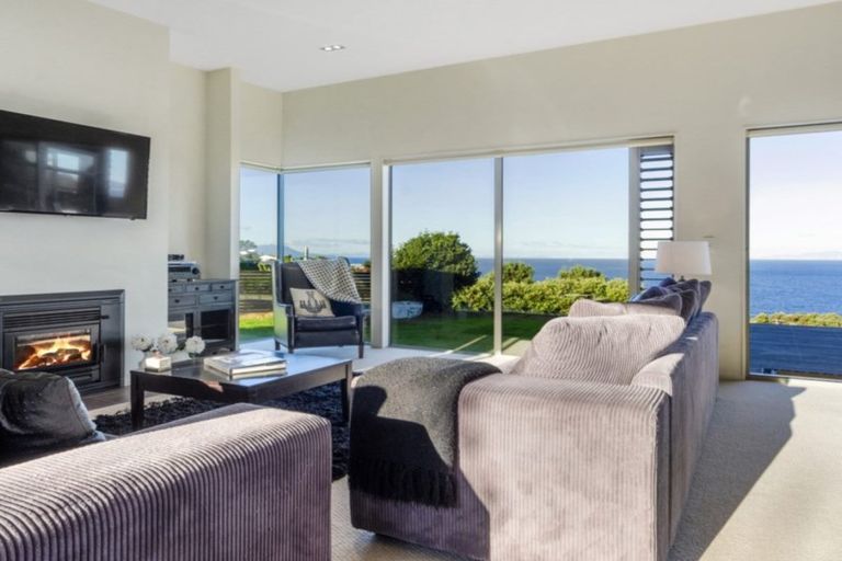 Photo of property in 22 Wonderview Road, Leigh, 0985