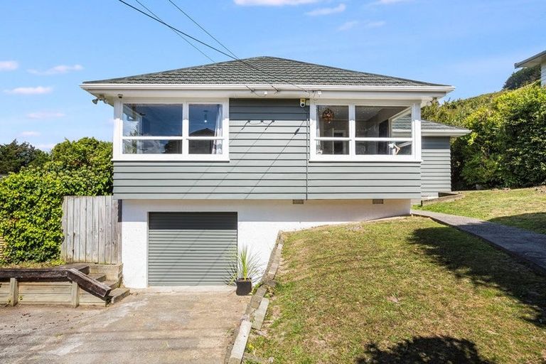 Photo of property in 75 Larsen Crescent, Tawa, Wellington, 5028