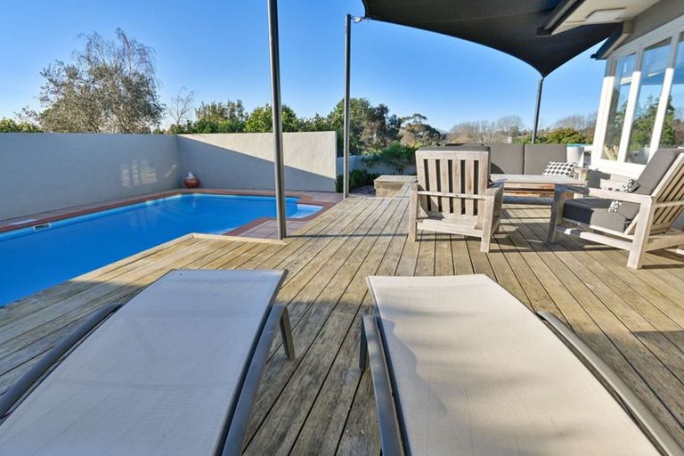 Photo of property in 16 Kopanga Road, Havelock North, 4130