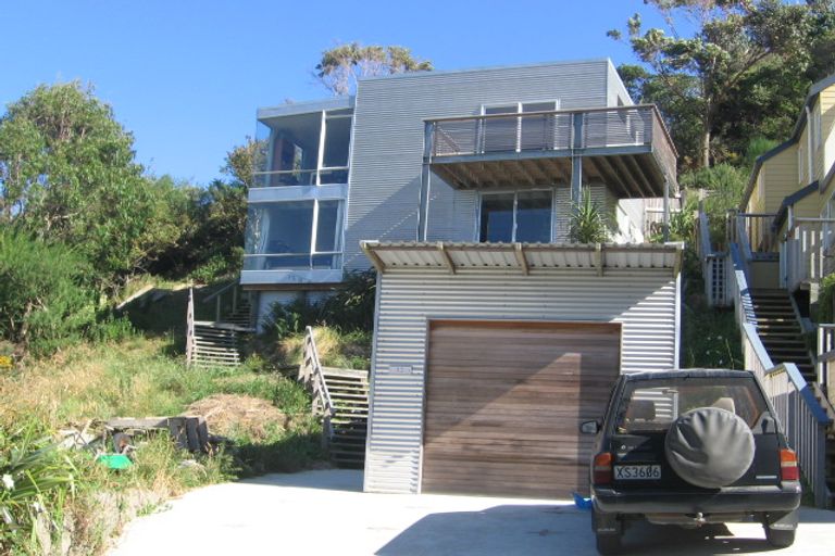 Photo of property in 13 Kopiko Way, Brooklyn, Wellington, 6021