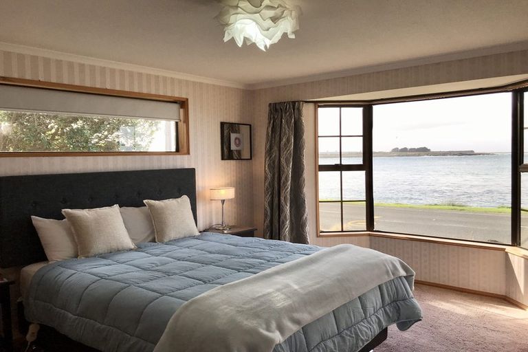 Photo of property in 100 Marine Parade, Bluff, 9814