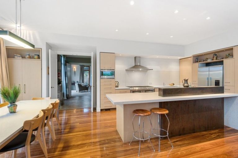 Photo of property in 118 Straven Road, Fendalton, Christchurch, 8014