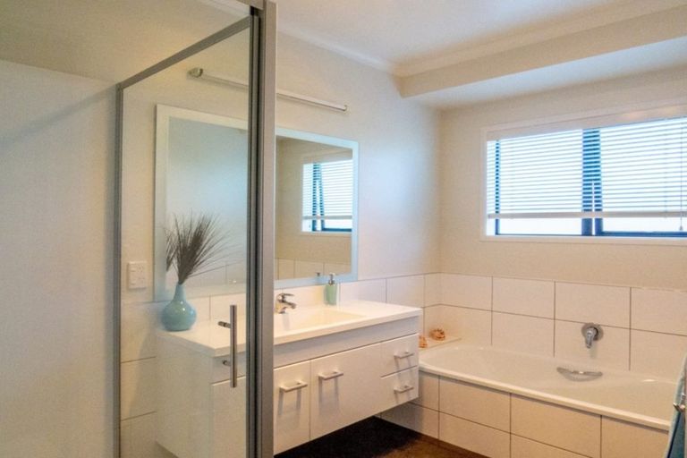 Photo of property in 21 Omega Place, Coastlands, Whakatane, 3120